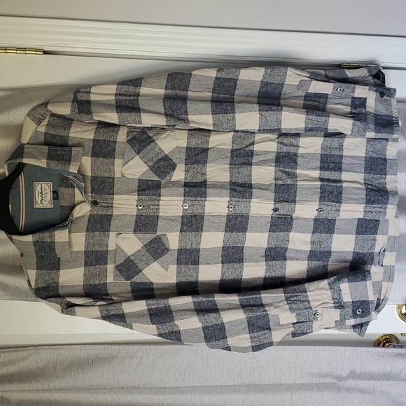 EXCELLENT QUALITY Flannel Button up - Picture 1 of 5